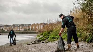 Volunteers pick up 64,000 wet wipes out of the Thames over five-year period